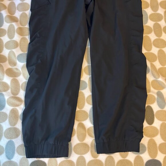 Athleta La Viva Crop Jogger Pants Size 4 Black Zip Pockets Loose Stretch 964585 - Picture 5 of 6